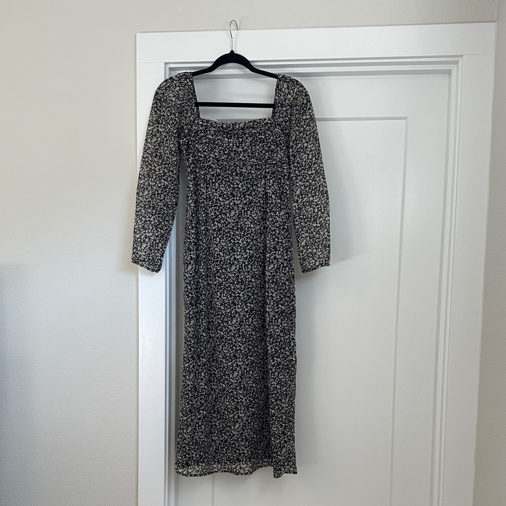 Abercrombie & Fitch Black and White Long Sleeve Dress